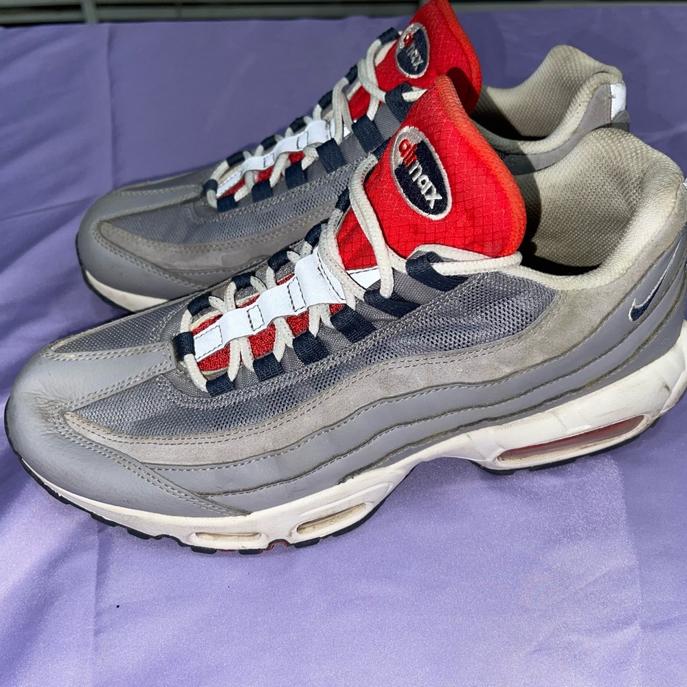 Nike Air Max 95 Men's Gray and Red Sneakers